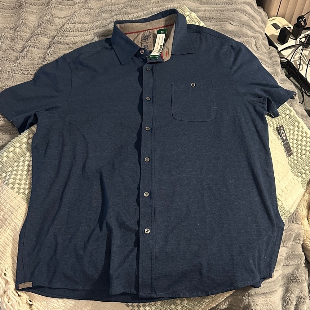NWT Flag & Anthem men’s short sleeve button up
